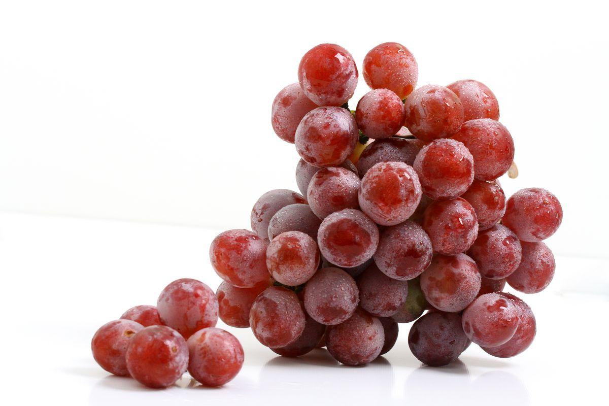 seedless-red-grapes-bag